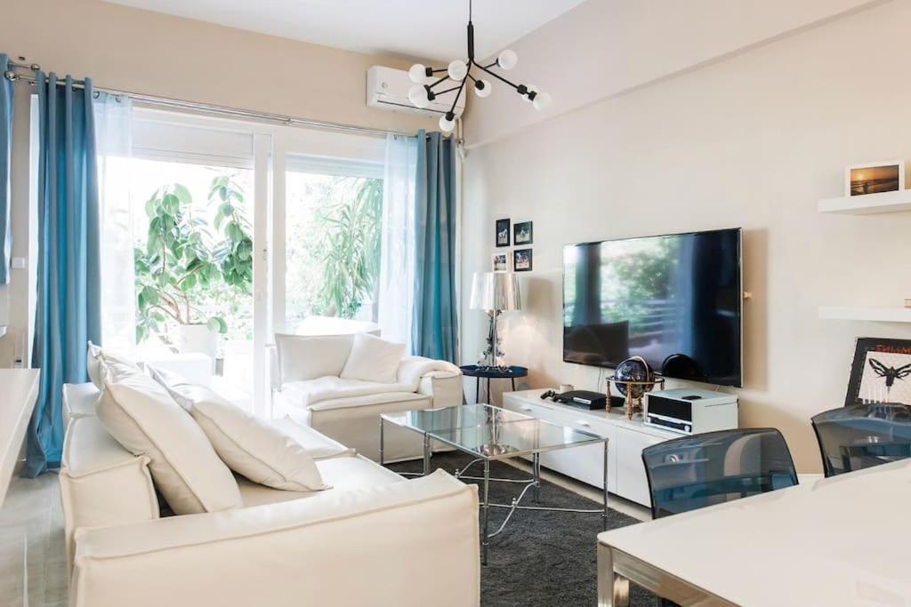 Lux Beach Apartment Vári Kültér fotó