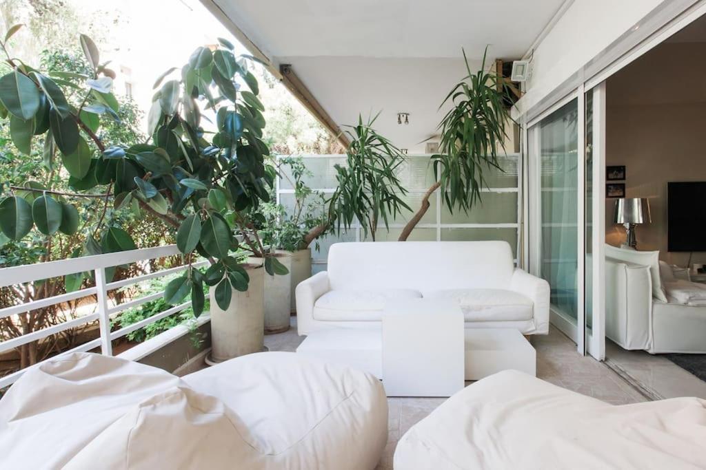 Lux Beach Apartment Vári Kültér fotó
