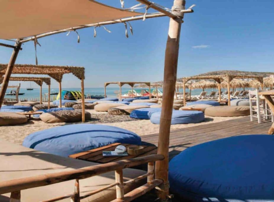 Lux Beach Apartment Vári Kültér fotó